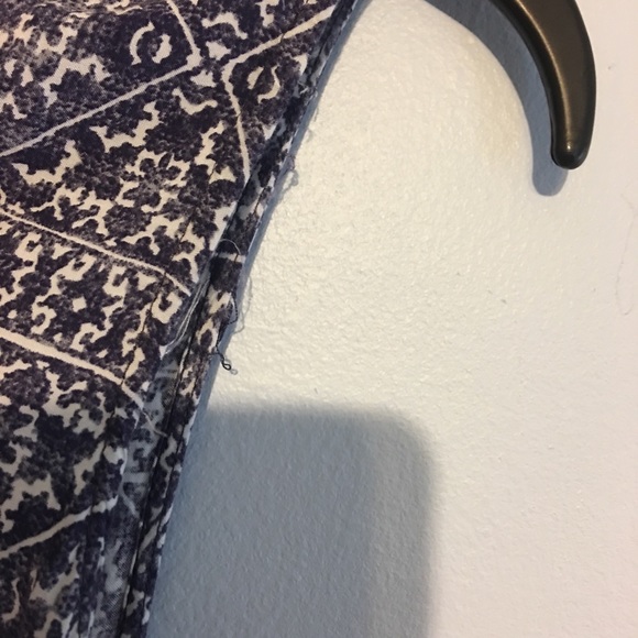 Lucy & Laurel patterned sleeveless top - Picture 8 of 8